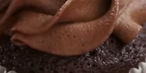 cropped-cobertura-de-creme-de-chocolate-Como-fazer.jpg